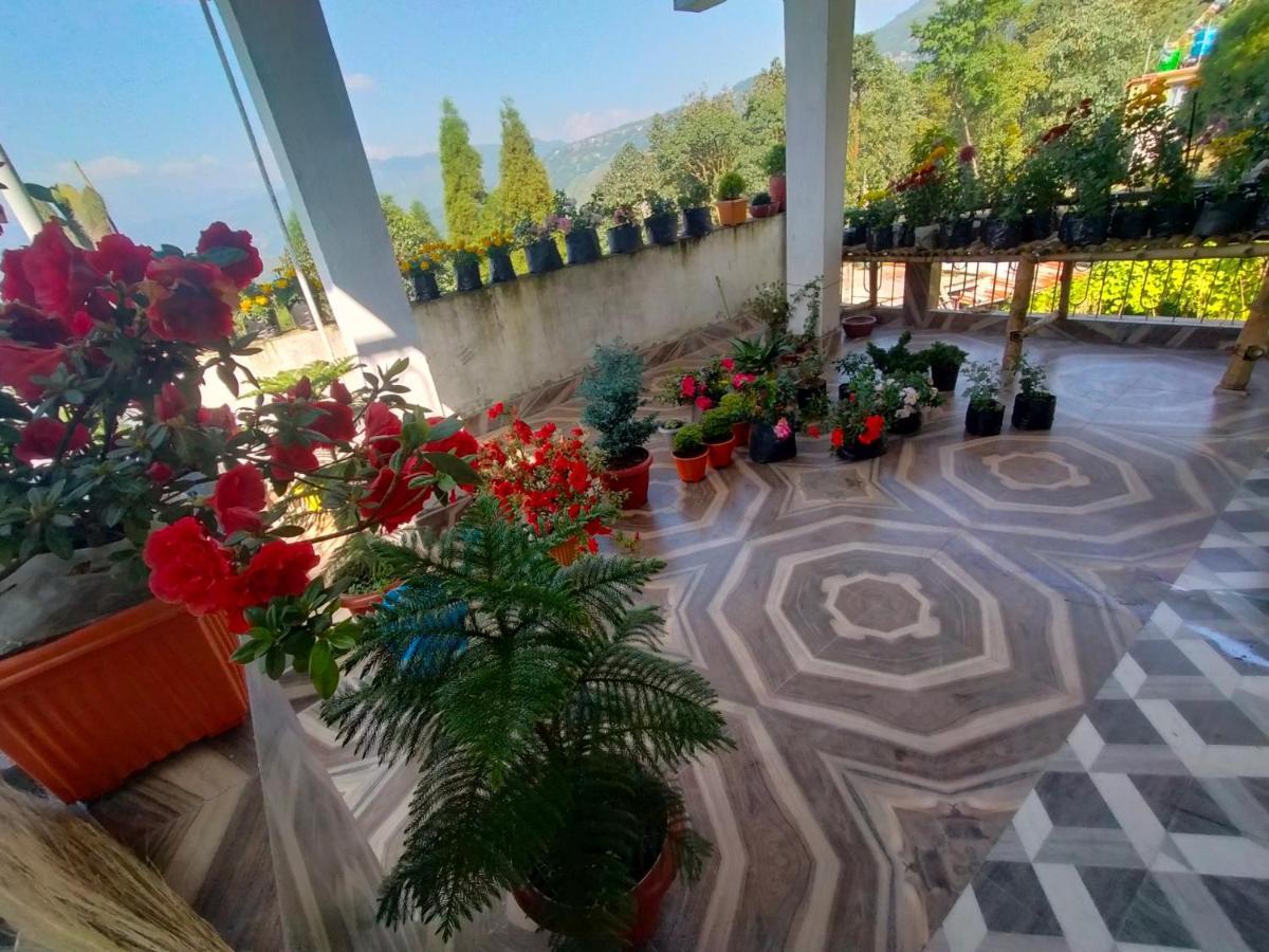 Ajit Homestay, Darjeeling Дарджилинг Екстериор снимка