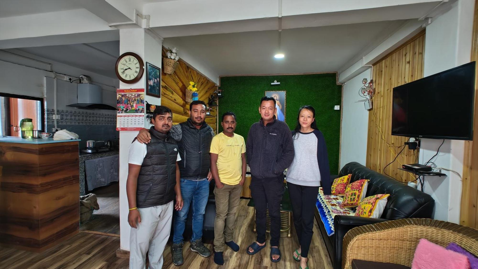 Ajit Homestay, Darjeeling Дарджилинг Екстериор снимка